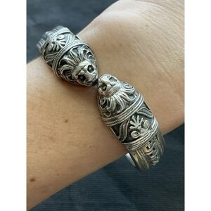Signed 925 Sterling Silver cuff bracelet Lion Heads Greek Key Vintage